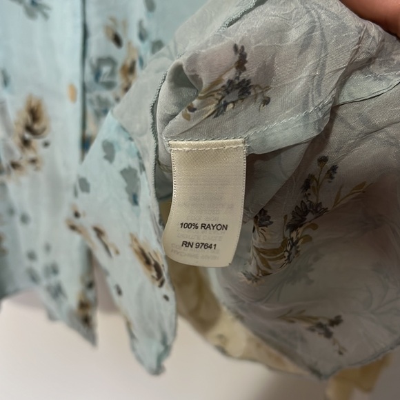 Vintage J.Jill Sheer Floral Blouse Button Up Size Large Petite Blue and Cream - Picture 4 of 6